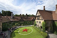 [Translate to Englisch:] Neuer Garten, Schloss Cecilienhof, Innenhof mit Sternbeet, Foto: Leo Seidel / SPSG 